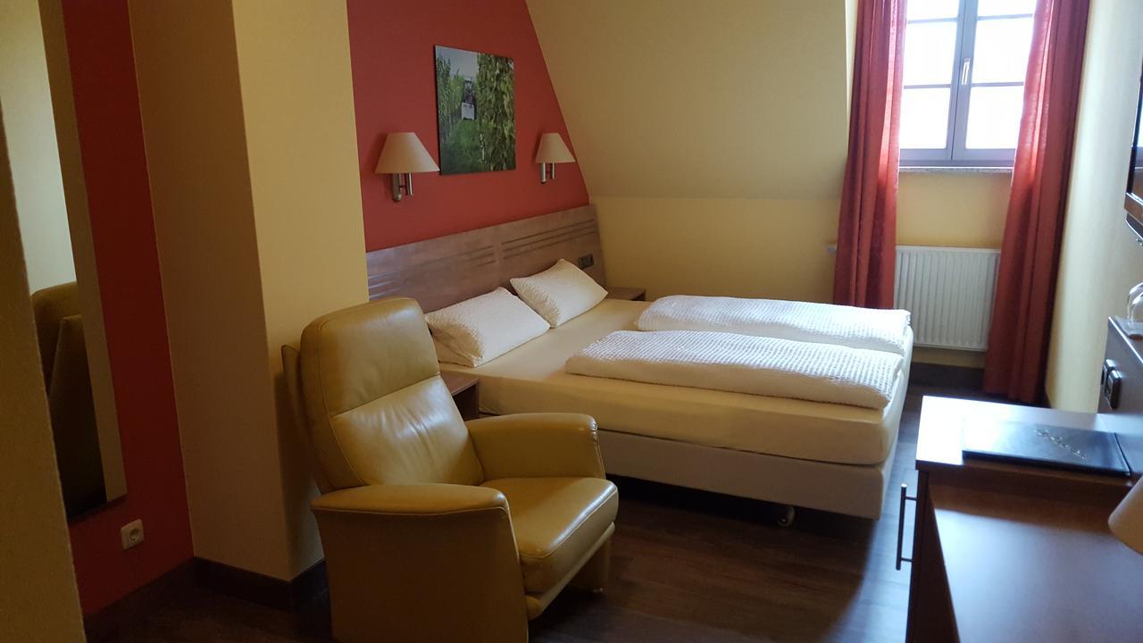 Der Patrizierhof - Weingut Gasthof Hotel - Familie Grebner Grosslangheim エクステリア 写真