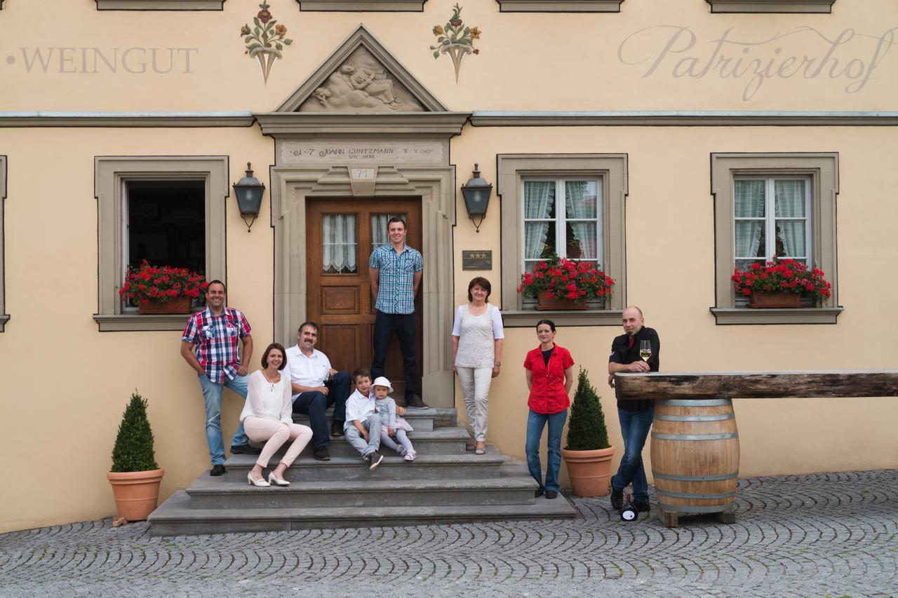 Der Patrizierhof - Weingut Gasthof Hotel - Familie Grebner Grosslangheim エクステリア 写真